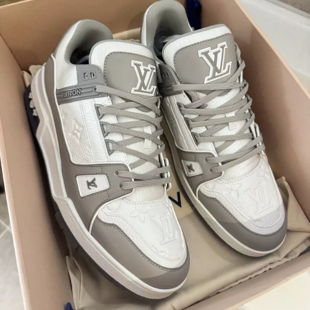 LOUIS VUITTON LV TRAINER VERY RARE 100% AUTHENTIC LV9 UK9 GREY